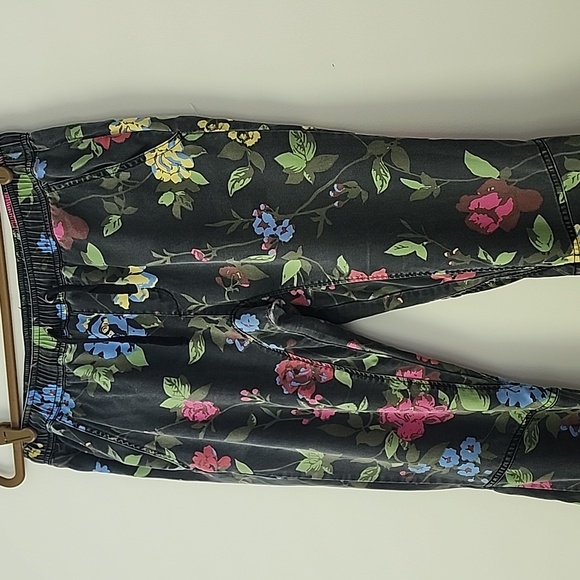 Pam & Gela Bohemian Black Floral Tapered Copped Jogger Relaxed Pants S - Picture 5 of 15